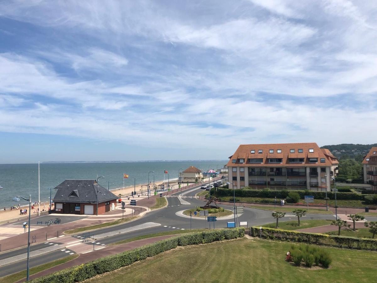 Prise De Vue A 2 Pas De La Plage Apartment Villers-sur-Mer Bagian luar foto